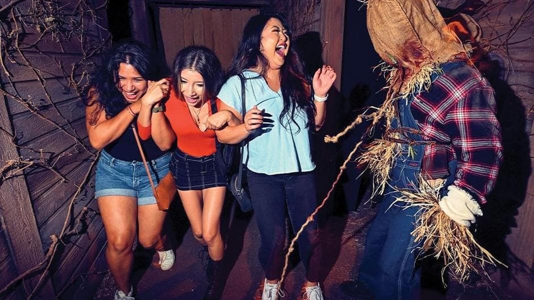 Universal Orlando Resort Hiring Actors for Halloween Horror Nights 2026