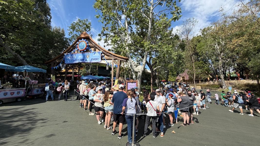 UPDATE: Popularity of ‘Bluey’ Show at Disneyland Causes Major Operational Shifts