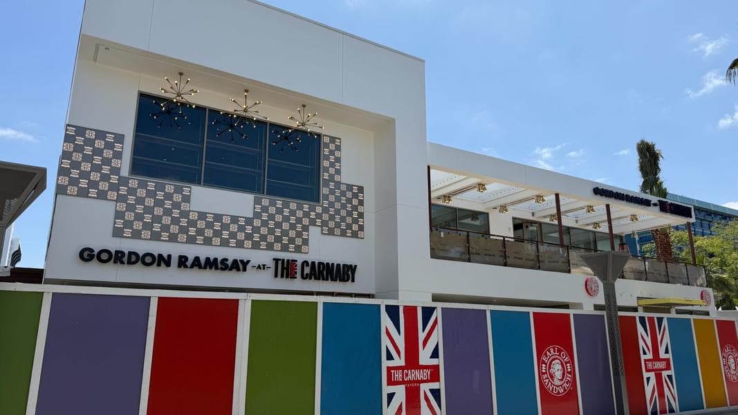 Earl of Sandwich & The Carnaby Signage Goes Up, Tarps Come Down at Disneyland Resort