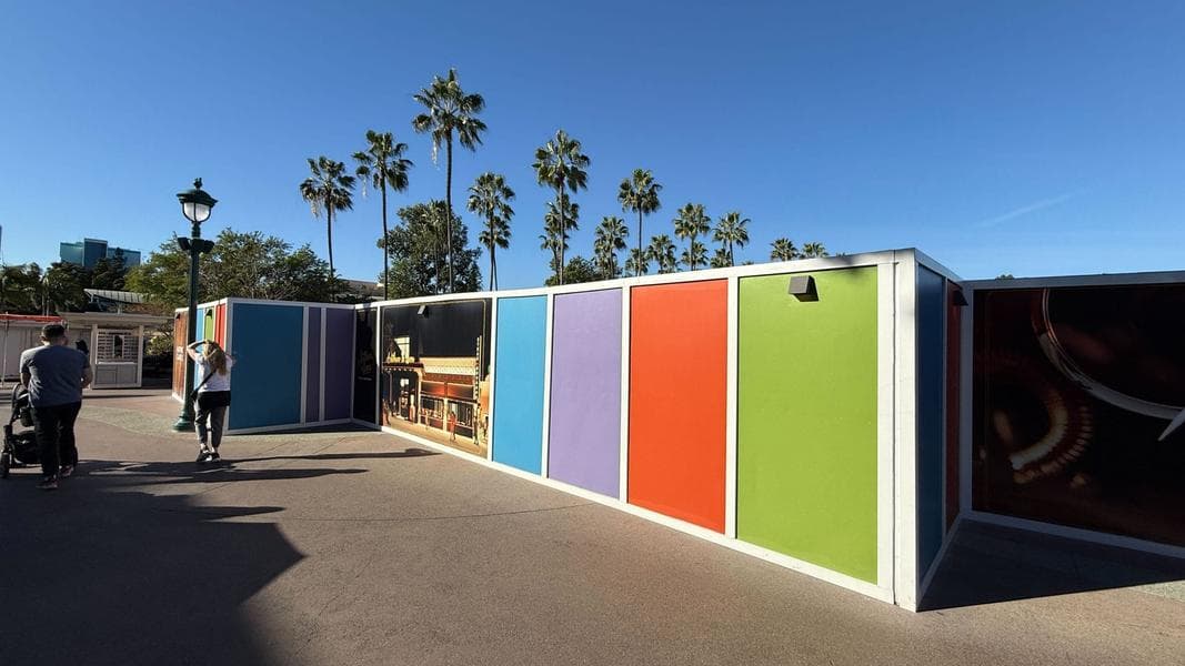 Cathy’s Cookies Coming Soon, Scaffolding for Porto’s Construction, and More Work in Downtown Disney District