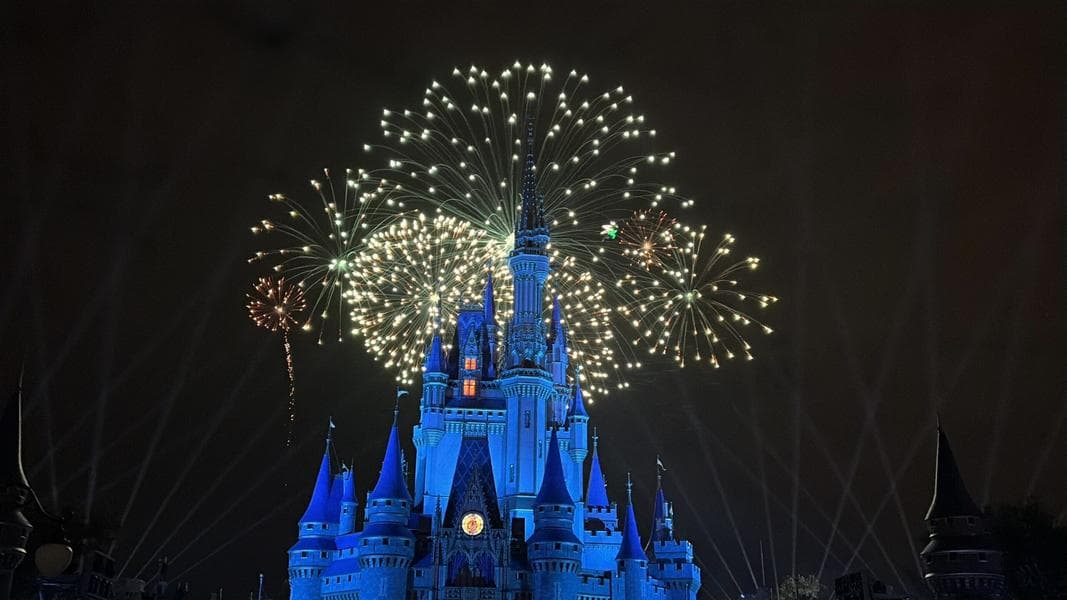 Full Video of 2026 New Year’s Eve Fantasy in the Sky Fireworks at Magic Kingdom