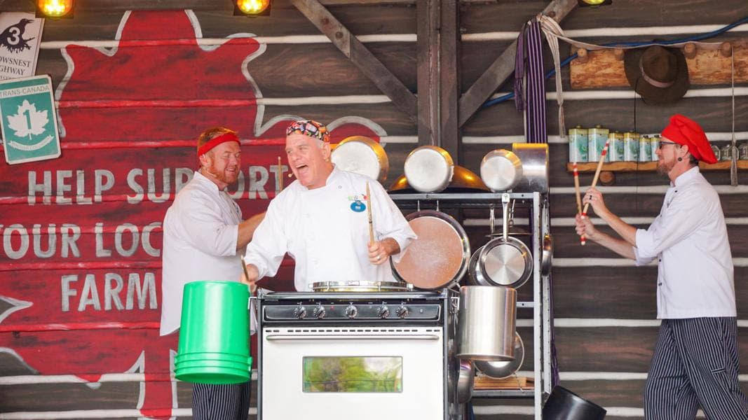 PHOTO REPORT: EPCOT 8/18/21 (Crepes des Chefs de France Booth Completely Removed from France Pavilion, More Walls Go Up at Guardians of the Galaxy: Cosmic Rewind, New Walt Disney World Marble iPhone Case Debuts, and More)