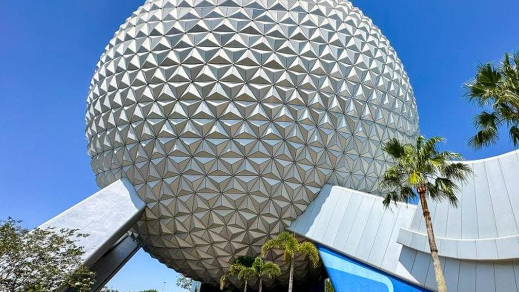 See Which Theme Park Restaurant BEAT Disney World for BEST in the U.S.A.