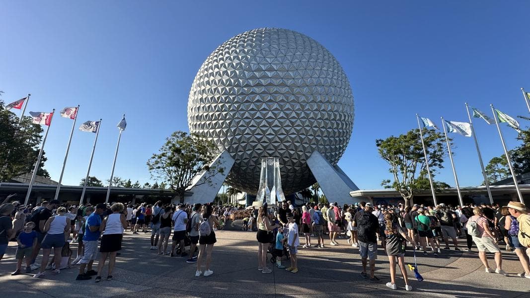 PHOTO REPORT: EPCOT 9/24/2024 (Pins, Figment Tote, and Tiny Village Drama Update)