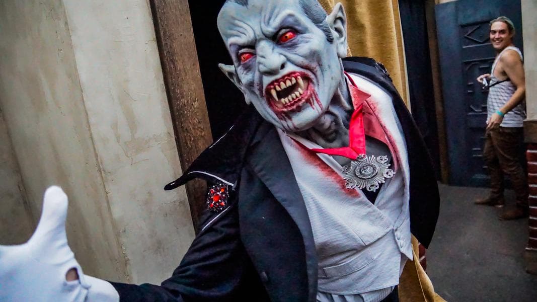 REVIEW: Universal Monsters: Legends Collide at Halloween Horror Nights 2022 in Universal Studios Hollywood