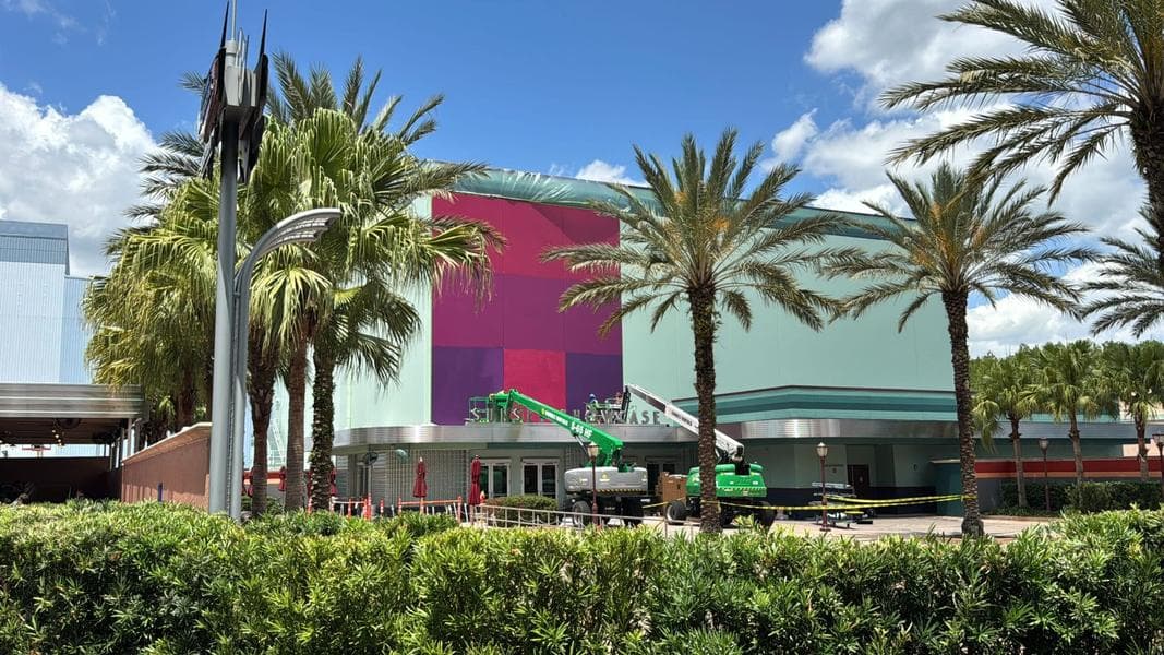 Sunset Showcase Theater Repainted for Disney Villains Debut at Disney’s Hollywood Studios