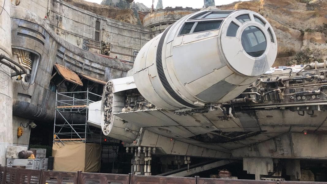 Scaffolding & Scrim Installed at Millennium Falcon: Smugglers Run in Hollywood Studios