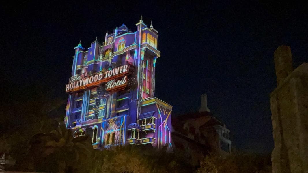 PHOTO REPORT: Disney’s Hollywood Studios & EPCOT 10/1/2021 (Steakhouse 71 Opening, New Treats, New Drinks, New 50th Anniversary Balloon, and More)