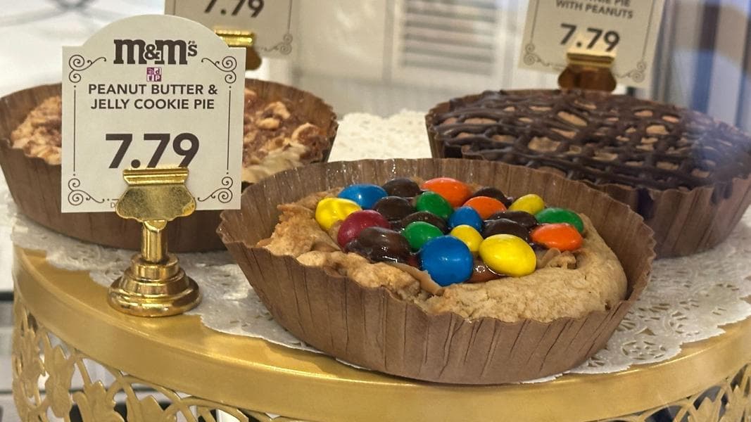 Review: New M&Ms Treats at Main Street Confectionery in Walt Disney World