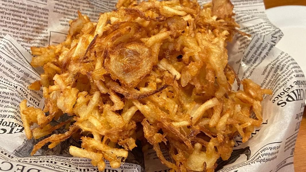 New Finnegan’s Bar & Grill Menu Removes Fan-Favorite Potato & Onion Webb and Webb Burger at Universal Studios Florida