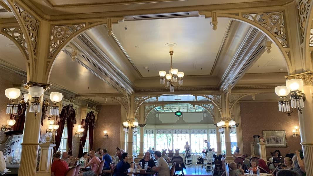 PHOTO: Buffet Service Returning to Disneyland Paris