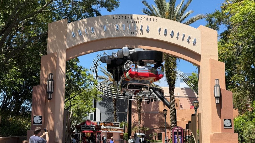 Rock Around the Shop Sign Removed, More Attraction Painting at Rock ‘n’ Roller Coaster