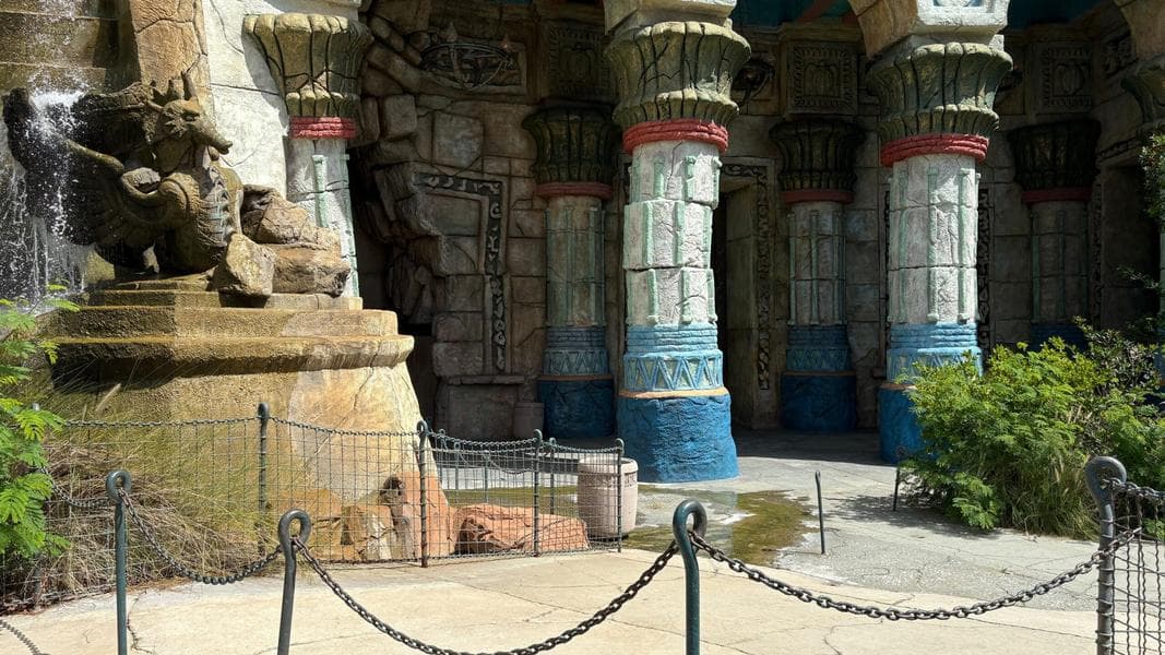 Poseidon’s Fury Construction Walls Come Down Days After They Went Up