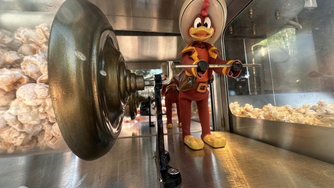 New popcorn animated dolls at Disneyland Paris (Overview)