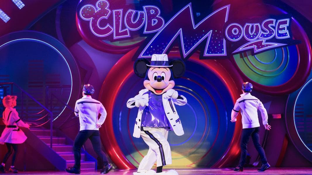 PHOTOS, VIDEO, REVIEW: ‘Club Mouse Beat’ at Tokyo Disneyland is Fun, Kitschy, and the Best Show at Tokyo Disneyland