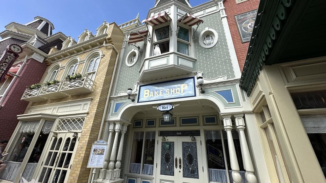 New Kiri snacks at Cable Car Bake Shop in Disneyland Paris