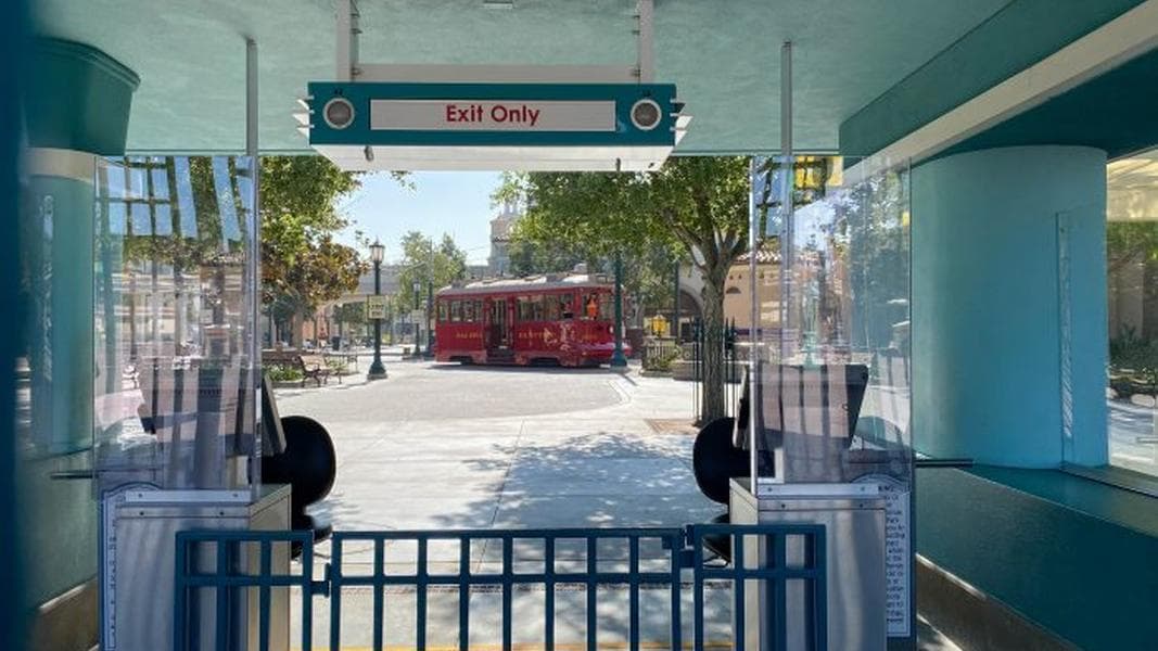 NEWS: Disneyland’s Reopening Delayed Further as Orange County Moves BACK to Purple Tier