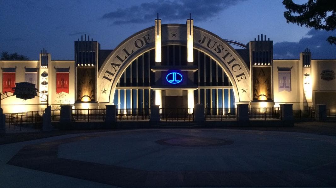 Review: Justice League at Six Flags Great America
