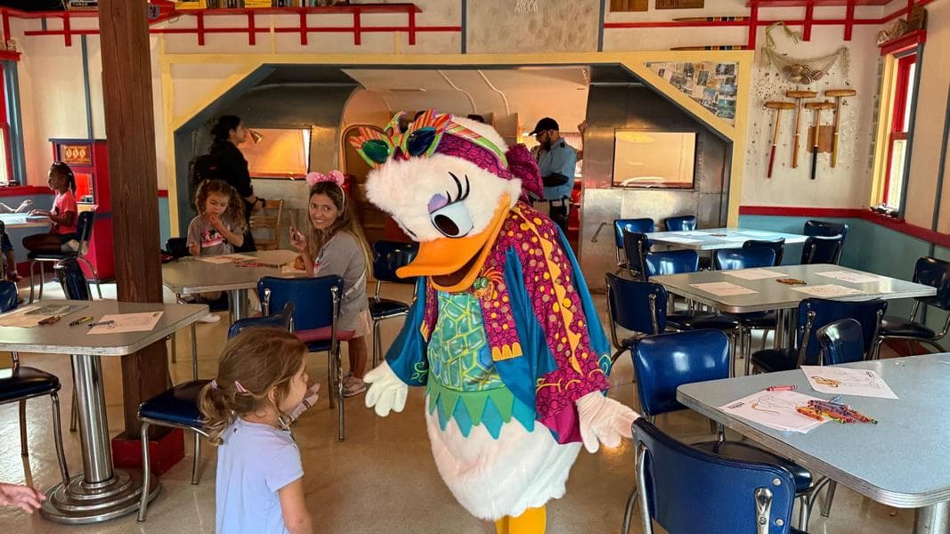 PHOTOS: Daisy’s Dig Meet and Greet, Crafts Open at Restaurantosaurus in Disney’s Animal Kingdom