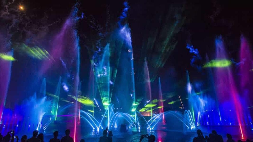 SeaWorld Orlando’s Electric Ocean prepares for final Labor Day celebration
