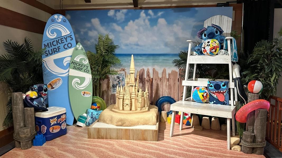 New Stitch Beach Photo Op Added to Disney Springs PhotoPass Studio