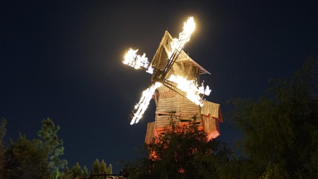 PHOTOS, VIDEO: Tour The Burning Blade Tavern in Dark Universe at Epic Universe