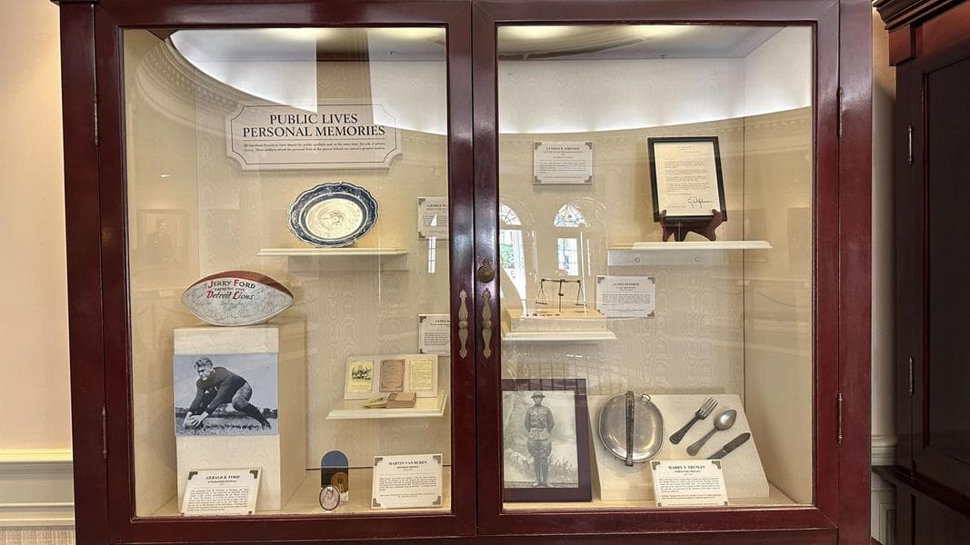 PHOTOS: Harry Truman, Bess Truman, & Gerald Ford Artifacts Added to Hall of Presidents in Magic Kingdom