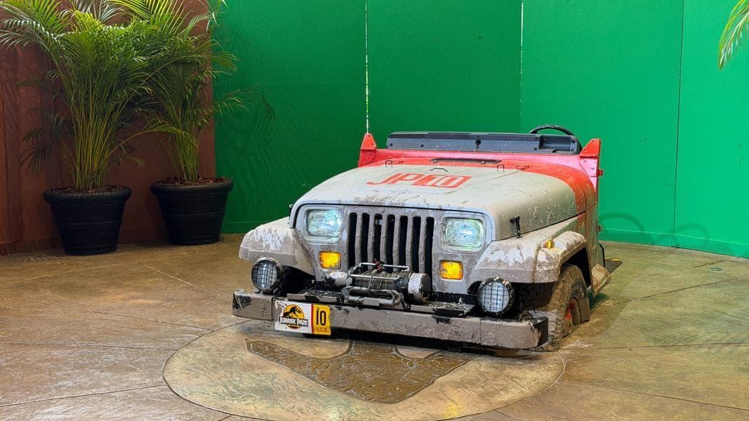 Jurassic Park T. Rex Chase Photo-Op Experience at Islands of Adventure