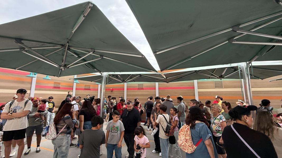 Mickey and Minnie’s Runaway Railway Opens Unthemed Outdoor Queue, Now Restricting Cell Phone Use on Ride