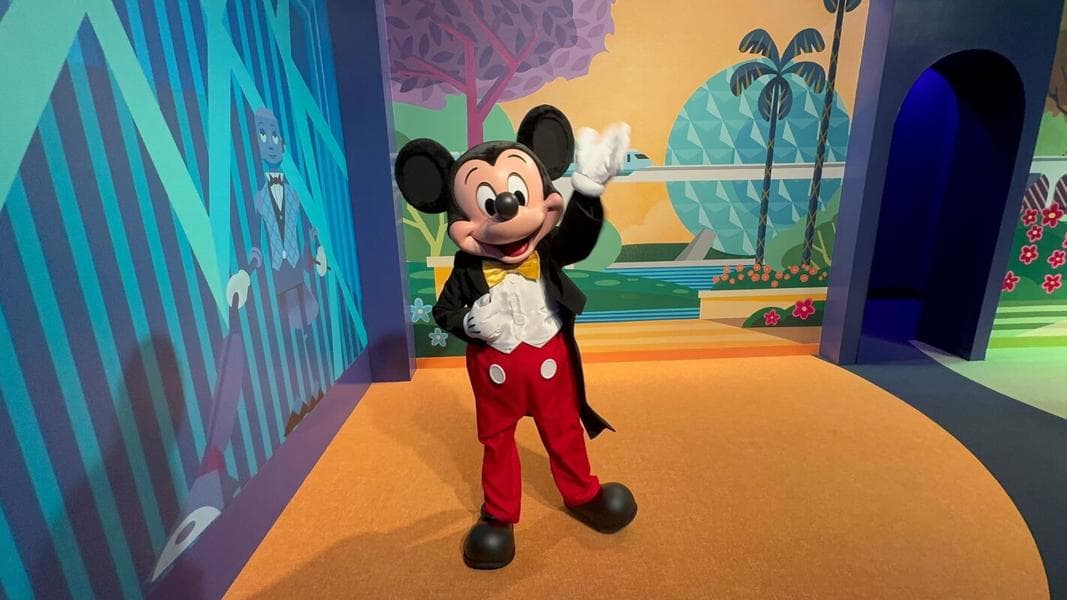 Annual Passholder-Exclusive Character Meet and Greet Teased for This Summer
