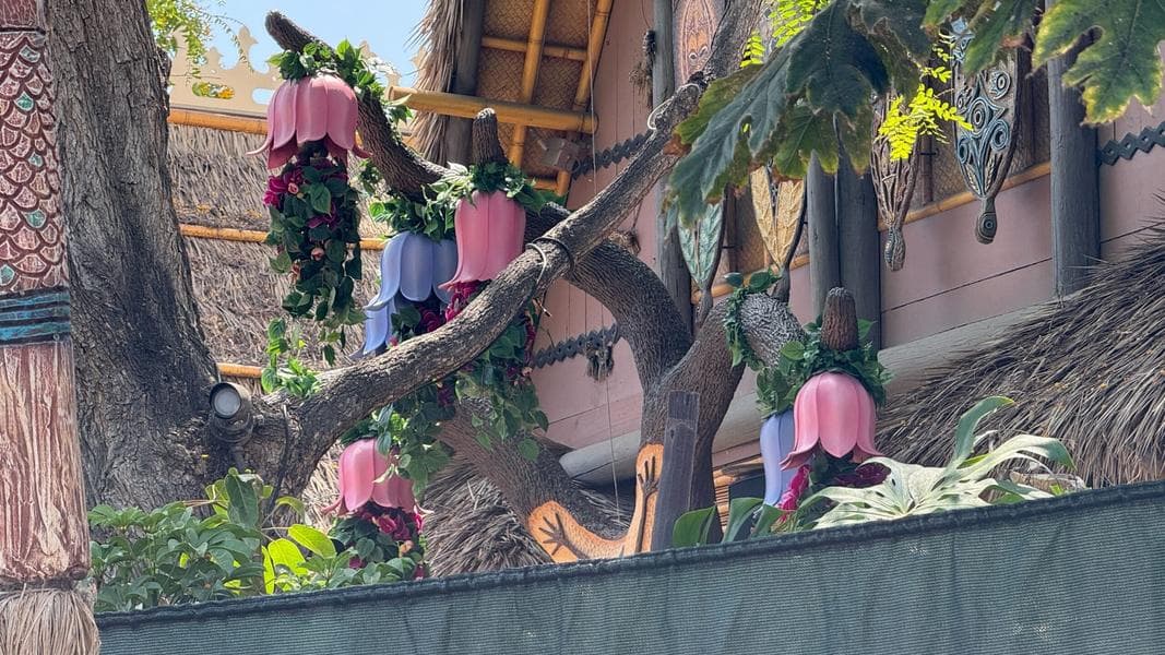 ‘New Life Fall’ Effect Returning to Tangaroa Tree at Disneyland Park