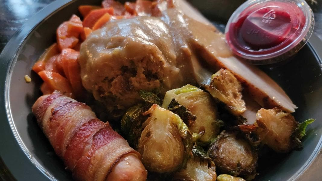 REVIEW: English Holiday Dinner is a Great Meal at The Three Broomsticks in Universal Studios Hollywood