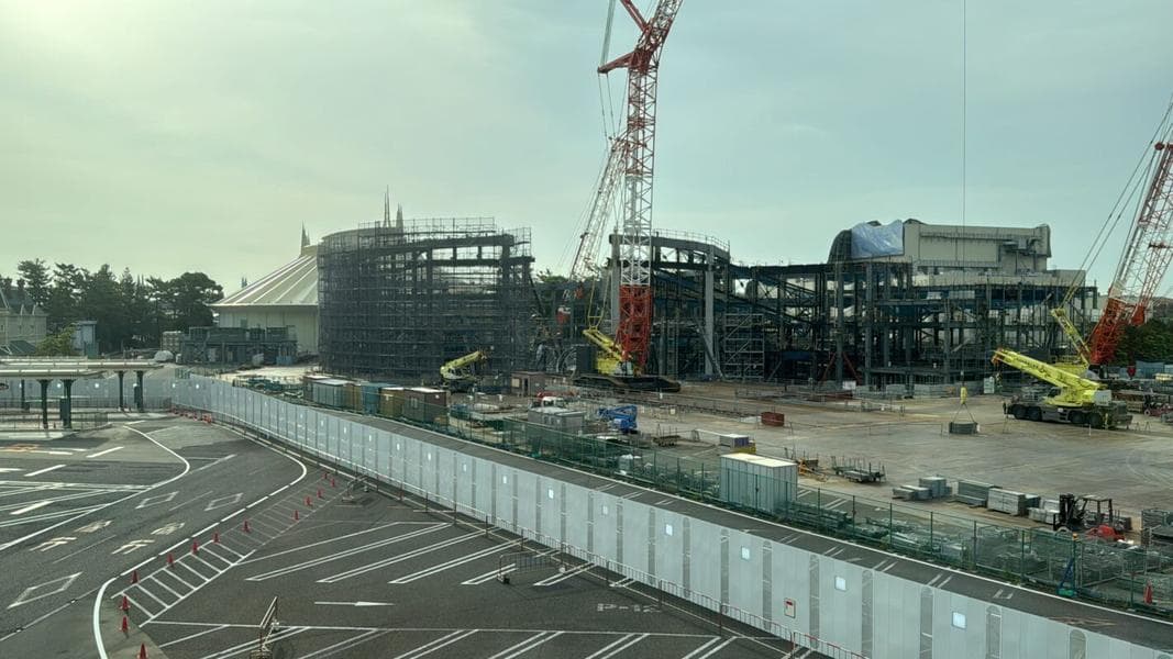Circular Space Mountain Building Takes Shape