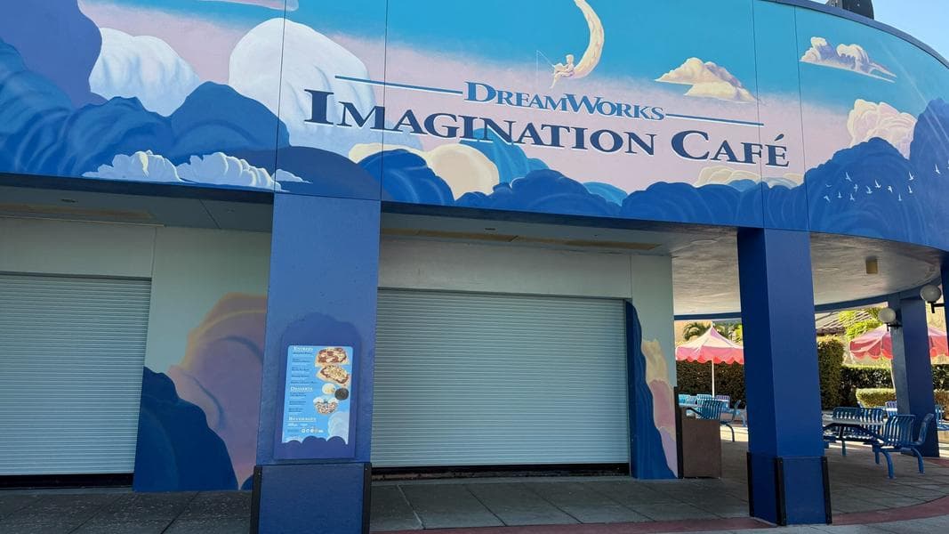 DreamWorks Imagination Café Reopens at Universal Orlando, Adds Swamp Strips and Poppy’s Party Mac