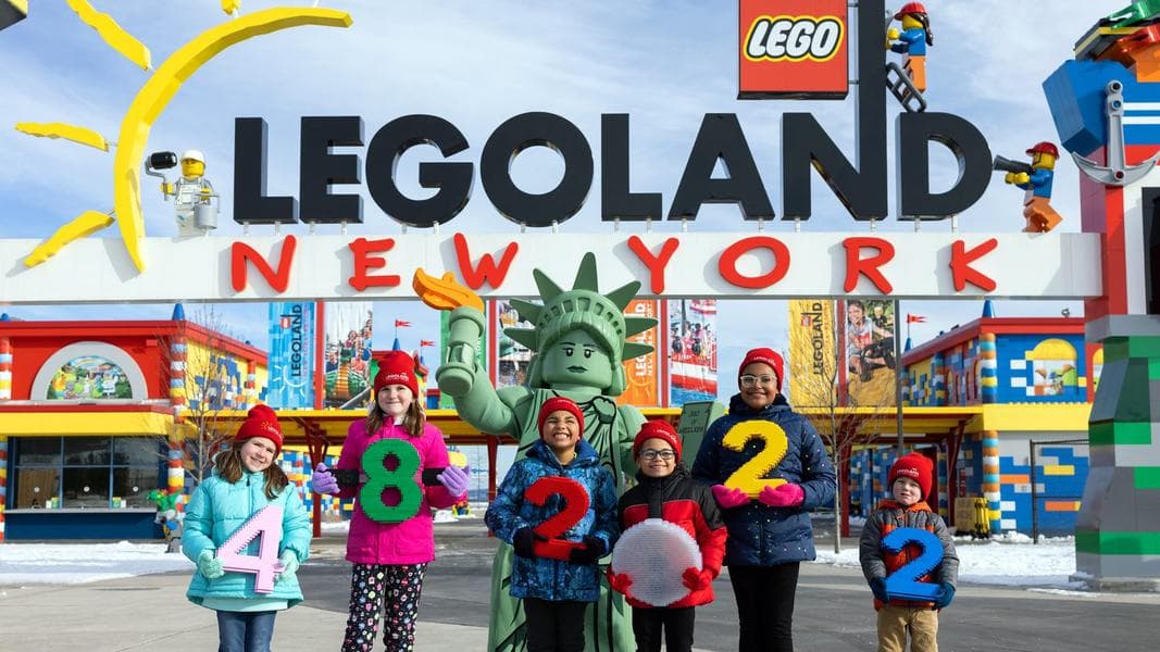 Theme park news: Legoland NY 2022 opening / Flash: Speed Force removed / Dollywood tunnel