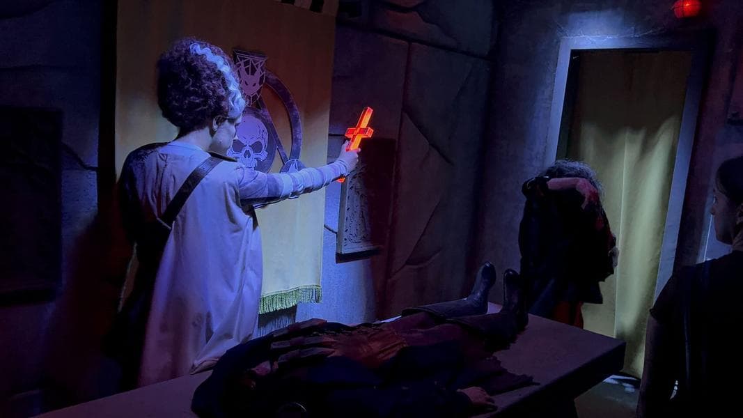 Full Video of Universal Monsters: Eternal Bloodlines Haunted House at Universal Studios Hollywood