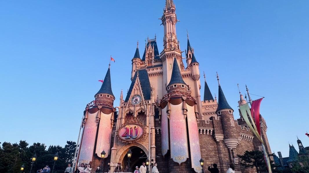 PHOTOS: Cinderella Castle Sparkles with 40th Anniversary Decor at Tokyo Disneyland