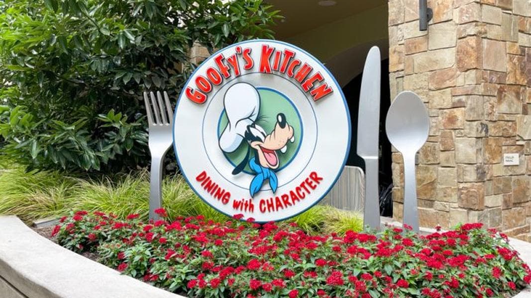 ALERT! Disney Confirms a Character Meal at a POPULAR Restaurant Is CHANGING