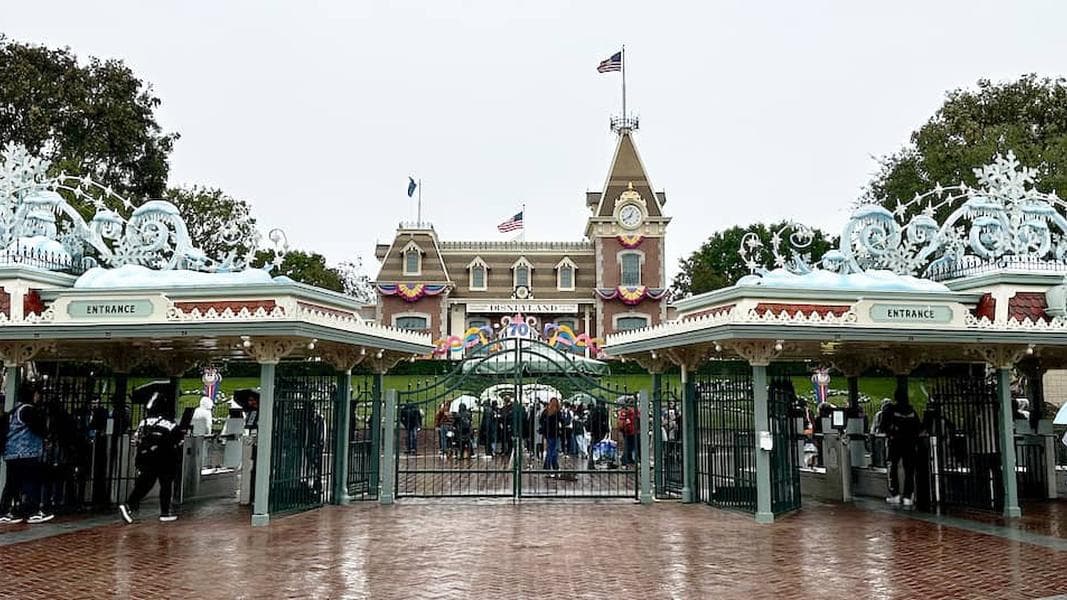 Wintry weather welcomes the Holidays at Disneyland