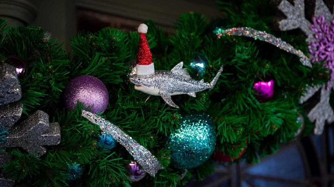 Universal Orlando’s Holiday Ornaments: A Tribute to Historical Park Attractions