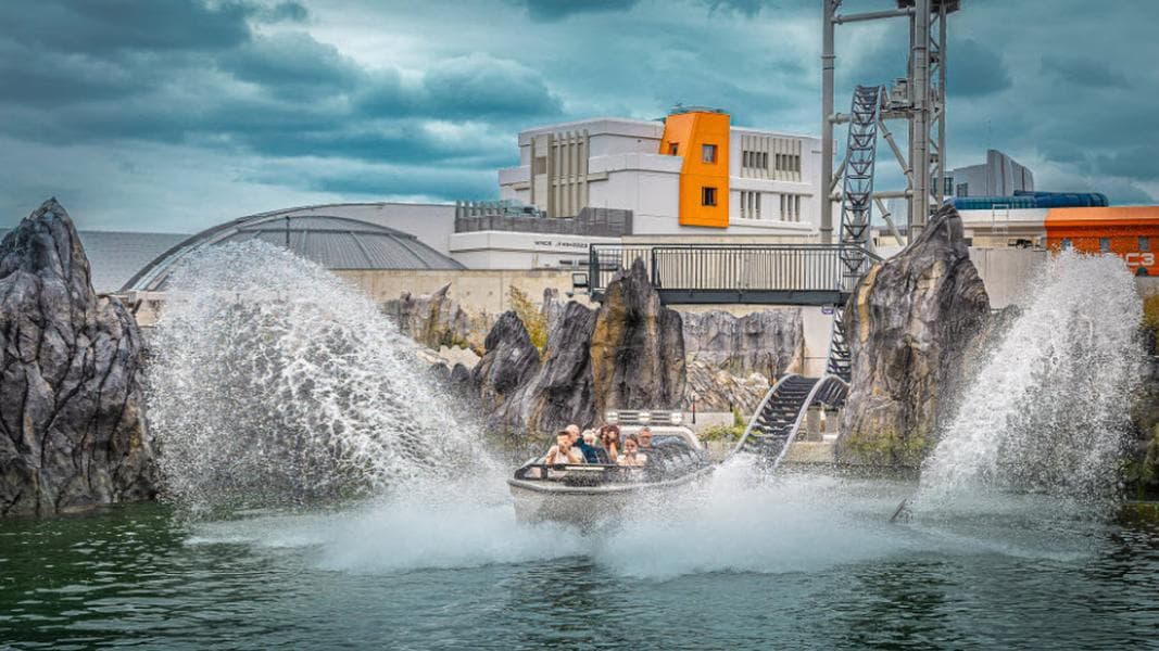 Mission Bermudes: How Innovative Mack Rides Rocking Boat Works