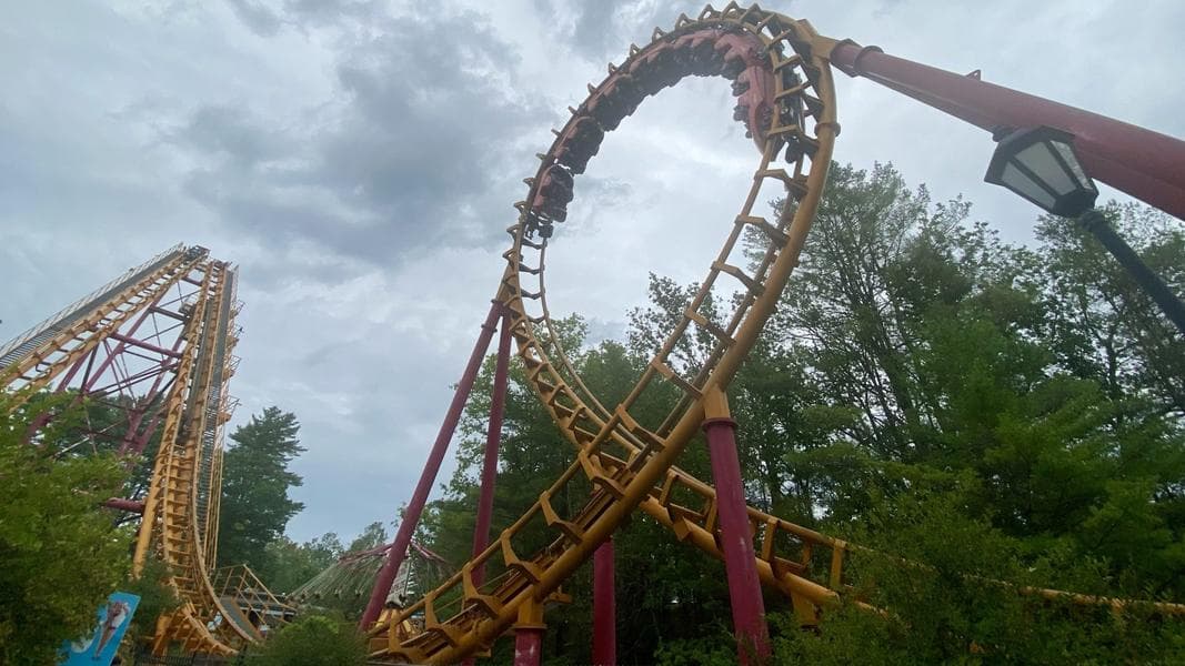 Six Flags selling 7 parks