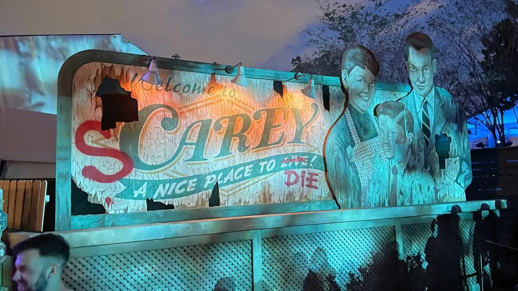 REVIEW: Welcome to SCarey: Horror in the Heartland Haunted House at Universal Orlando’s Halloween Horror Nights 30