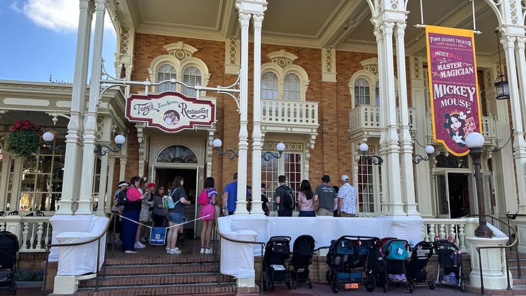 Town Square Theater Scrim Moves to Tony’s Railings at Magic Kingdom