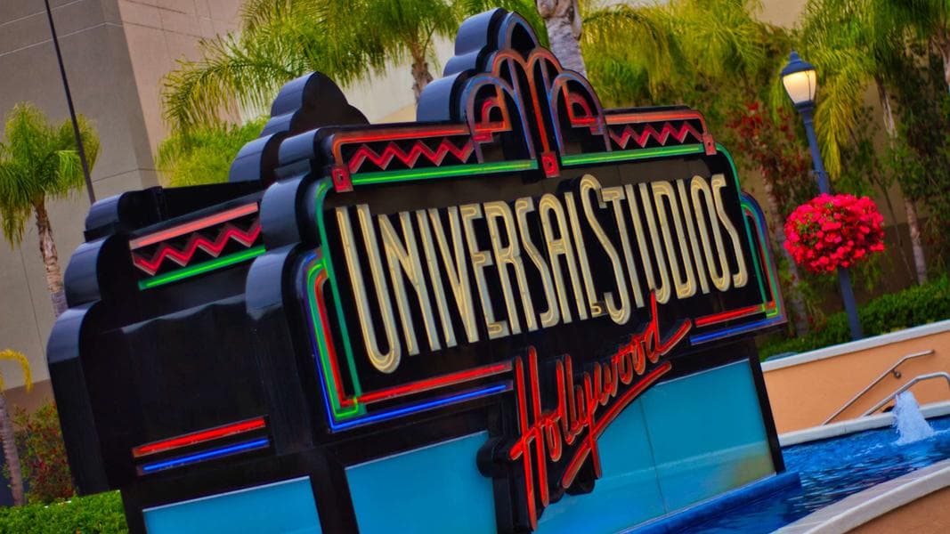 Hogwarts House Shirts, New Chicken Restaurant, Construction Updates & More: Universal Studios Hollywood Photo Report 3/31/22