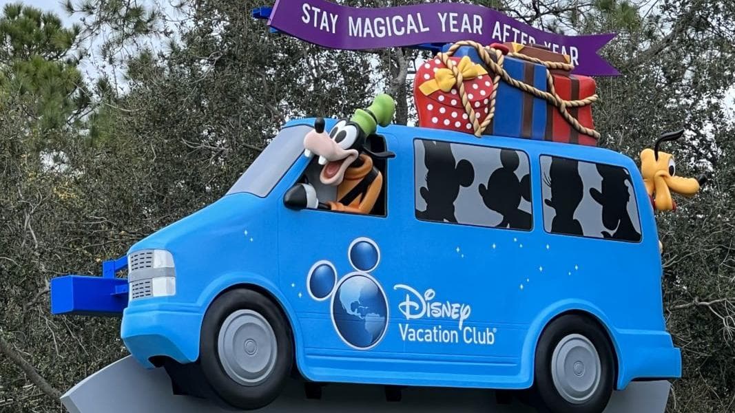 PHOTO REPORT: EPCOT 1/4/22 (Soul of Jazz Exhibit Permanently Closes at The American Adventure, Cake Bake Shop Demolition Continues, Silhouettes Added to DVC Billboard, & More)