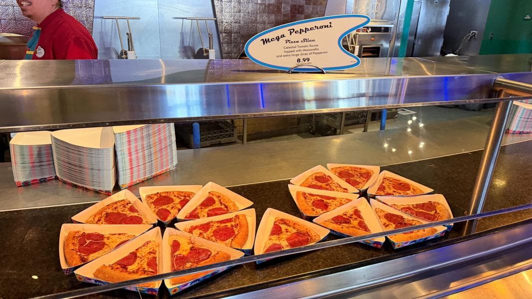 Disneyland Quick-Service Restaurant Returns to Pre-Pandemic Operations 6 Years Later