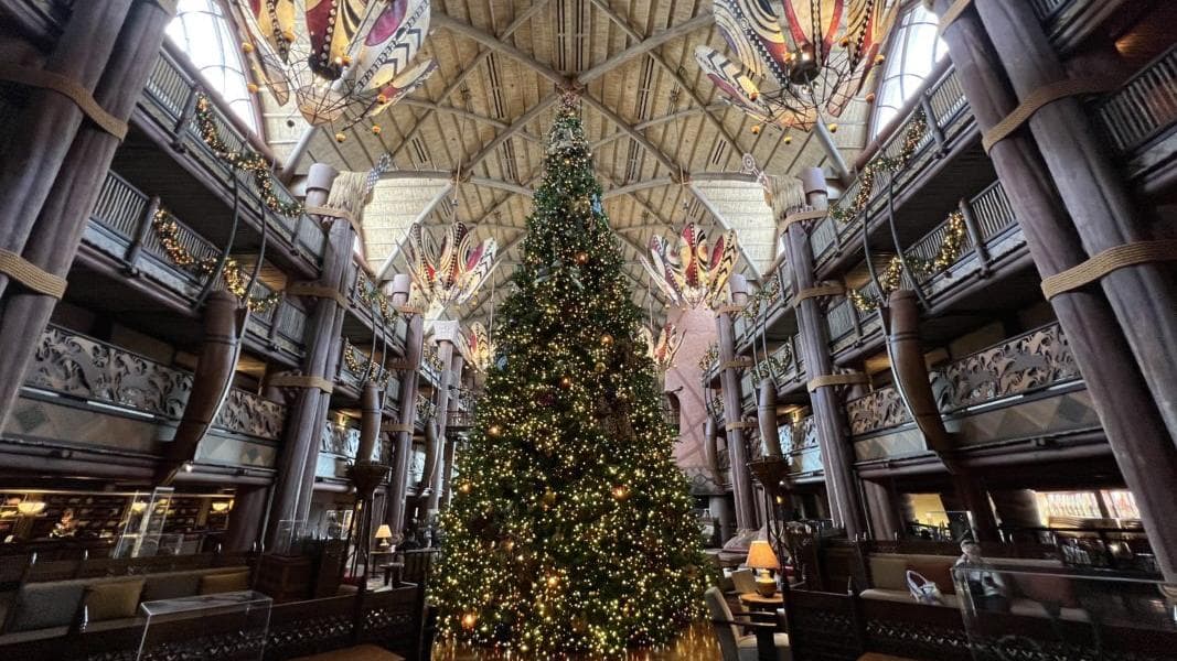 PHOTO REPORT: 11/23/22 EPCOT (Festival of the Holidays Signs, Disney’s Animal Kingdom Lodge Christmas Decor, Takumi Tei Reopens, & More