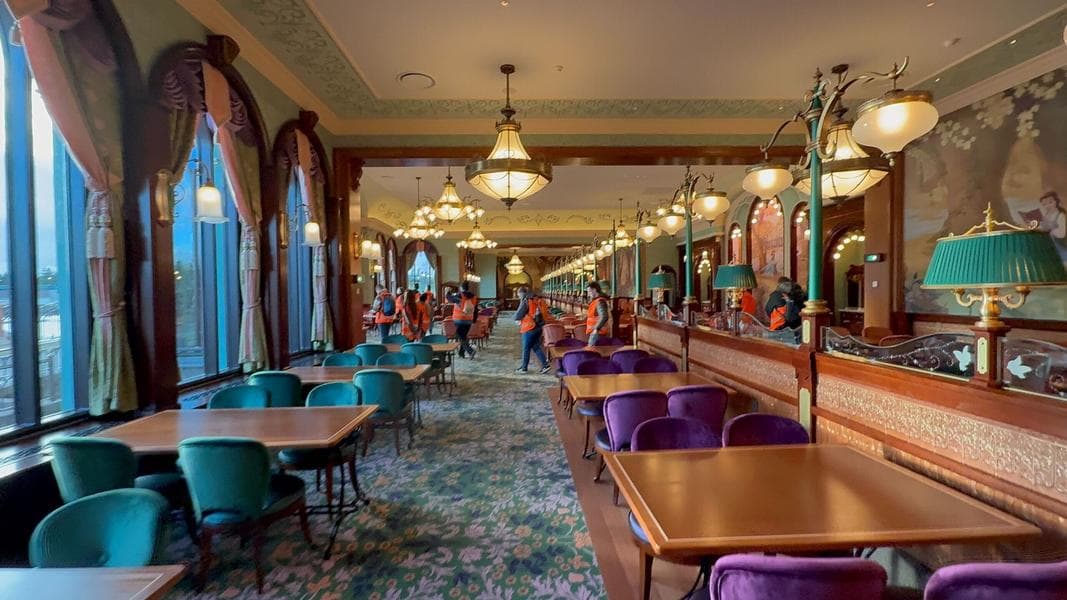 Disneyland Paris Canceling Some Dining Reservations at Disney Adventure World