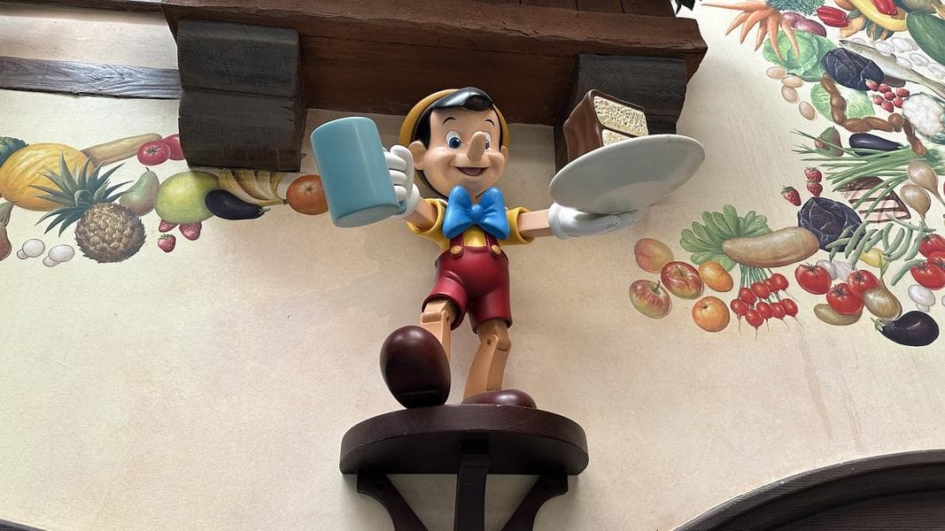 Updated menu at Au Chalet de la Marionnette